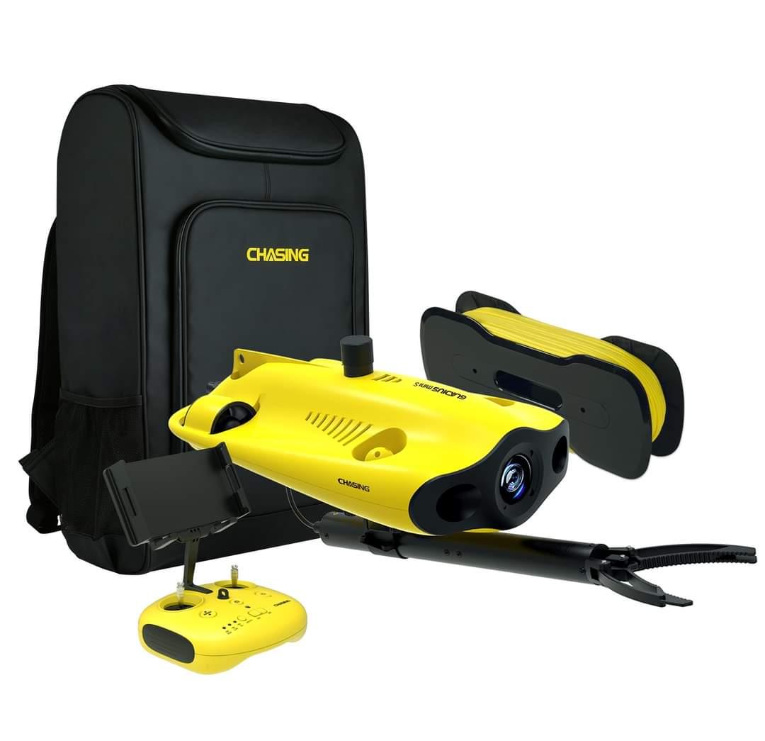 Chasing Underwater Drone - Mini S Combo 200 (Refurbished)