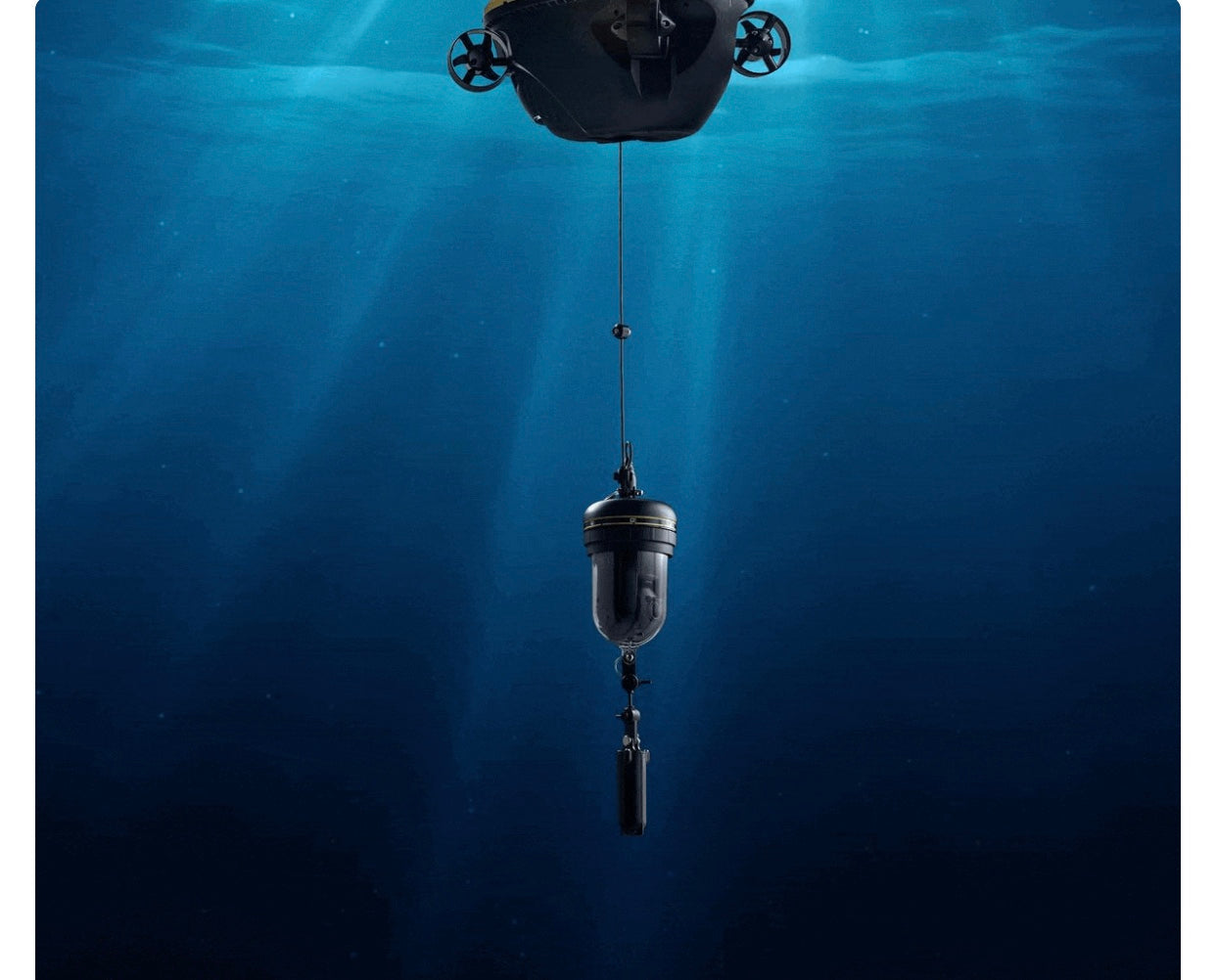 Chasing Underwater Drone - 360 Camera