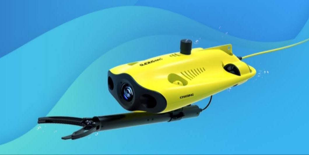 Chasing Underwater Drone - Mini S Combo 200 (Refurbished)